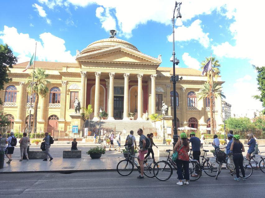 Palermo: Historic Center Guided Bike Tour with Food Tasting - Fontana Pretoria and Palermo’s grand civic center