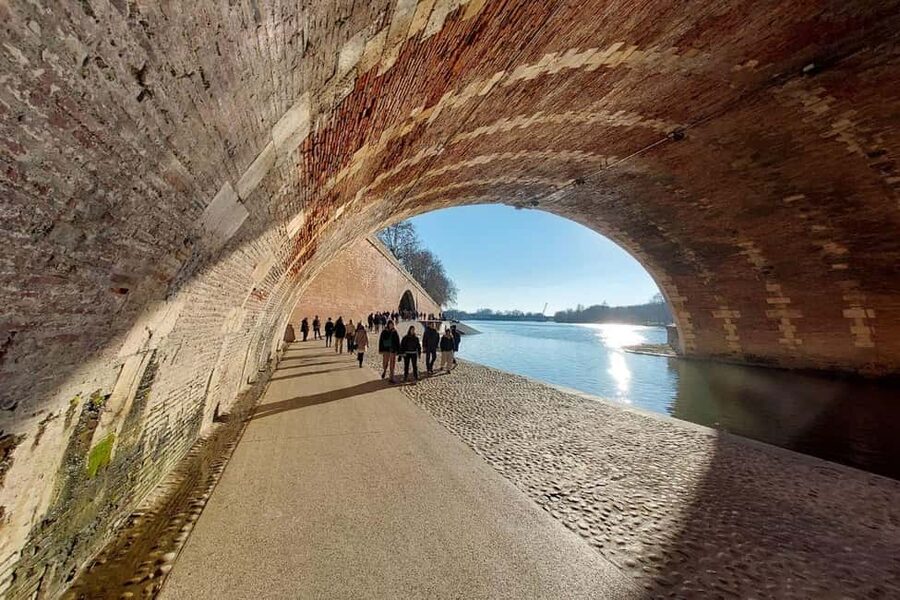 Panoramic Toulouse, e-bike ride, and cable car - Taking Téléo above Toulouse and Pech-David