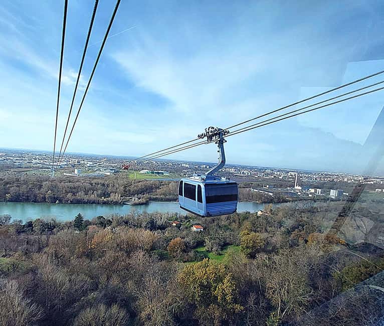 Panoramic Toulouse, e-bike ride, and cable car - Returning under the plane trees of the Canal du Midi