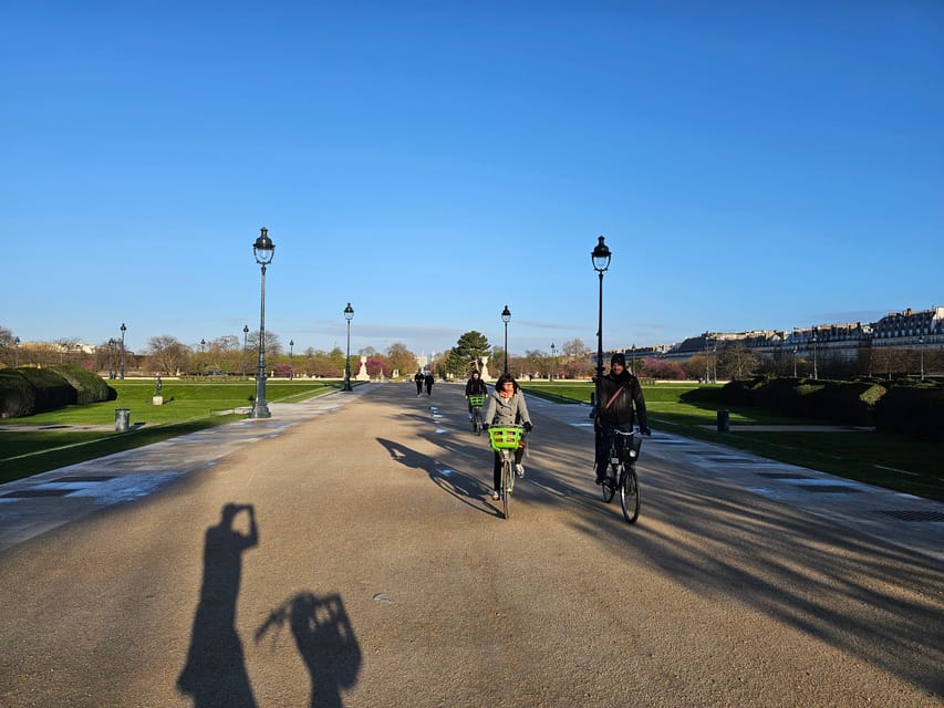 Paris before the crowds, bike tour & Breakfast - How the guides affect the ride
