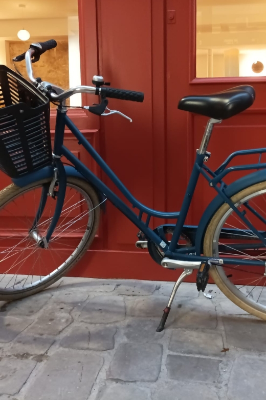 Paris: Bike rental in Le Marais (City Center) - What the bike and included equipment add