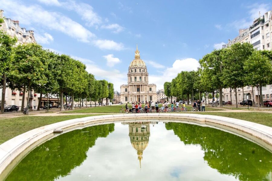 Paris Bike Tour: Eiffel Tower, Place de la Concorde & More - Place de la Concorde and the royal city