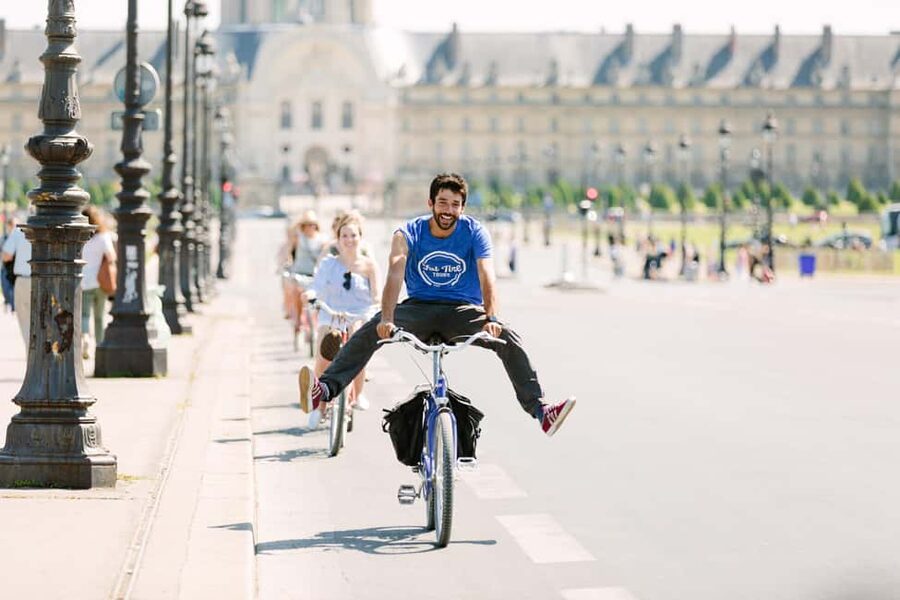 Paris Bike Tour: Eiffel Tower, Place de la Concorde & More - Starting at Fat Tire Tours on Rue Edgar Faure
