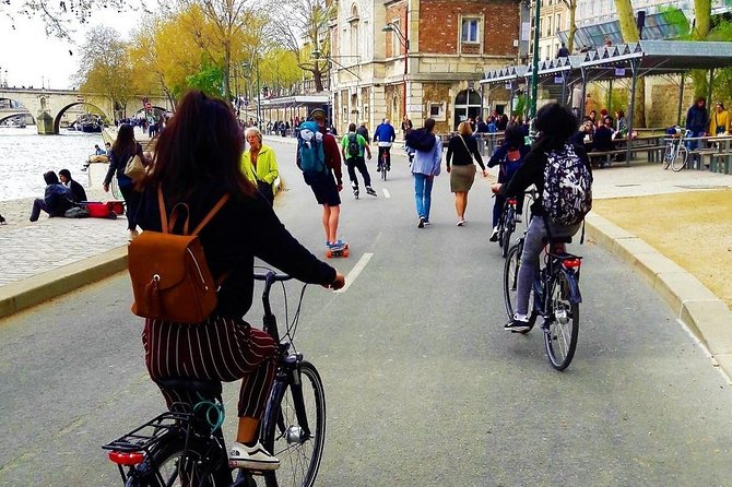 Paris: Charming Nooks and Crannies Bike Tour - Starting beneath City Hall at Place de lHôtel de Ville