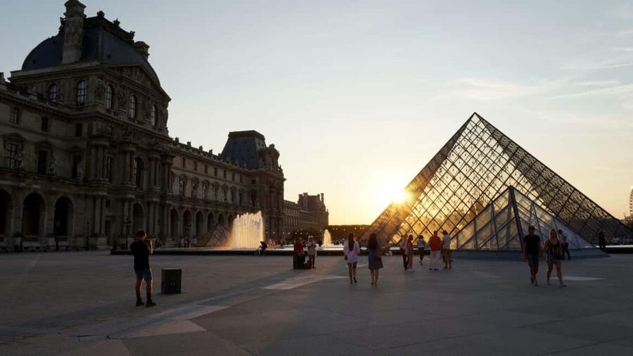 Paris: Eiffel Tower&Seine River Electric Bike Tour 3 hours - Key points to know before you book