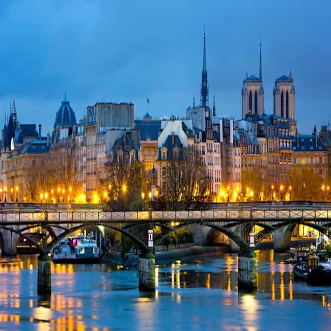 Paris: Eiffel Tower&Seine River Electric Bike Tour 3 hours - Starting at Trocadero with the Eiffel Tower in view