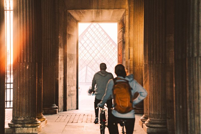 Paris Evening City of Lights Small Group Bike Tour & Boat Cruise - Starting near the Eiffel Tower