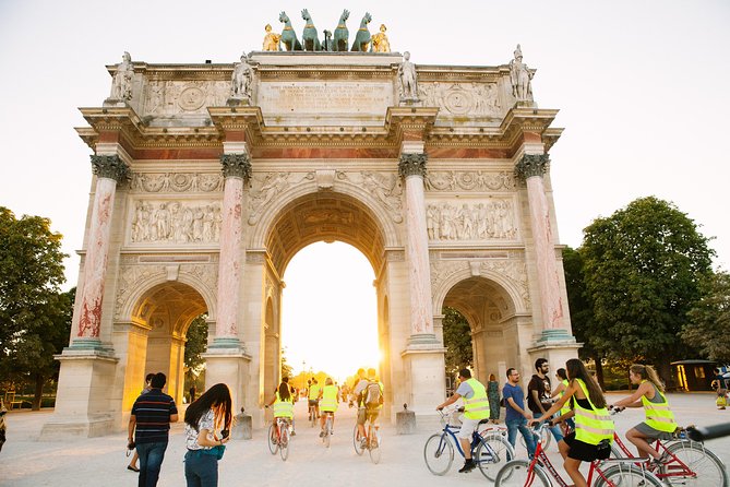 Paris Evening Snapshot Bike Tour - The Seine ride and the Berthillon pause
