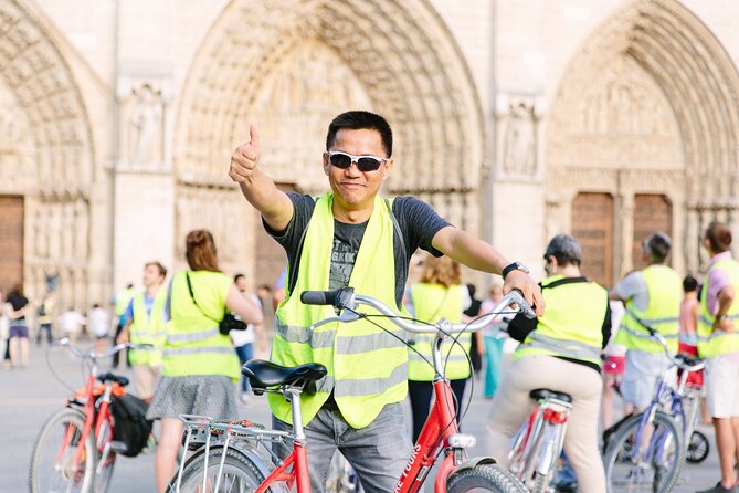 Paris Evening Snapshot Bike Tour - The Louvre courtyards without the museum crowds