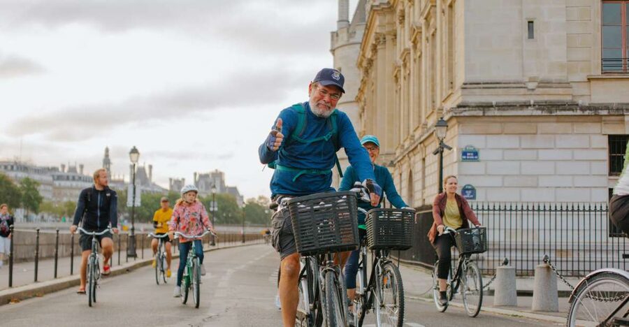 Paris: Guided Bike Tour Like a Local - Why this bike tour works for seeing Paris