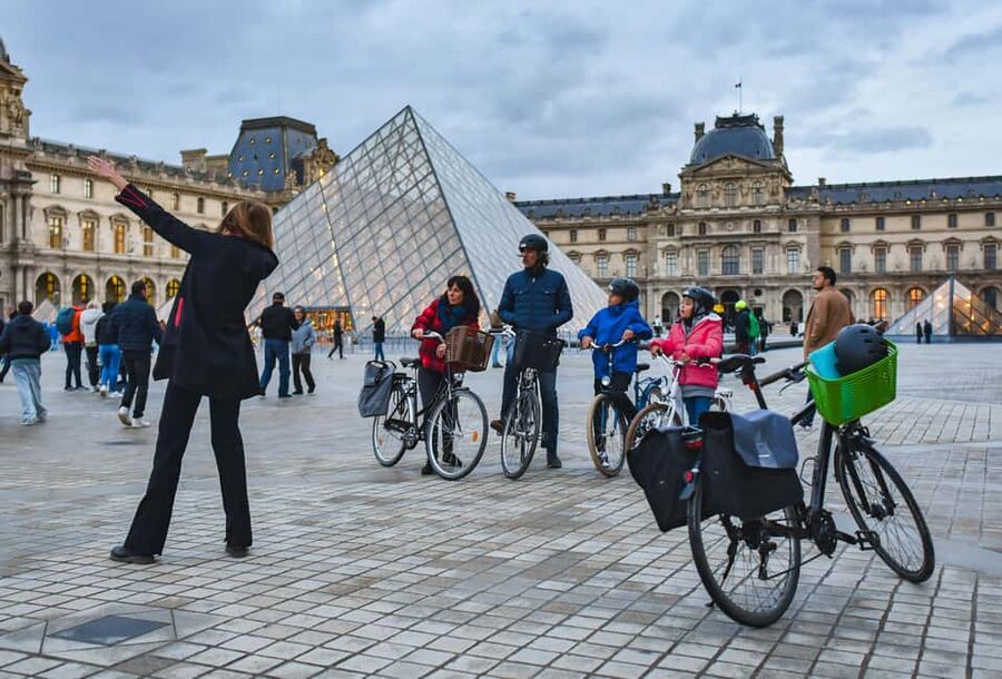 Paris: Guided Bike Tour of Must-See Sights - From the Marais to Île de la Cité