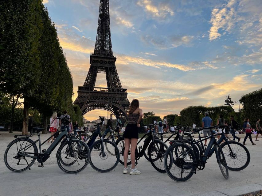 Paris: Guided Private E-bike Sightseeing Tour - The Flame of Liberty and the Arc de Triomphe
