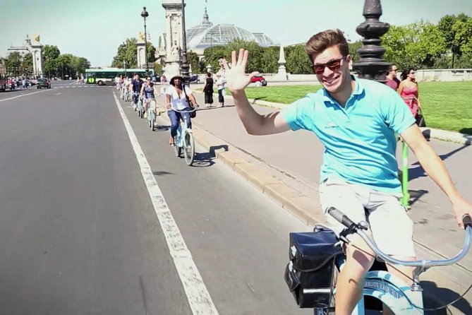 Paris Highlights Bike Tour: Eiffel Tower, Louvre and Notre-Dame - Why This Ride Works So Well
