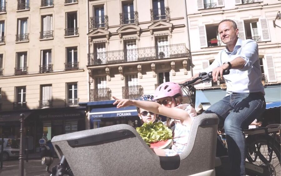 Paris: Kids Bike Tour - Palais Garnier and Place Vendôme: a grand opening