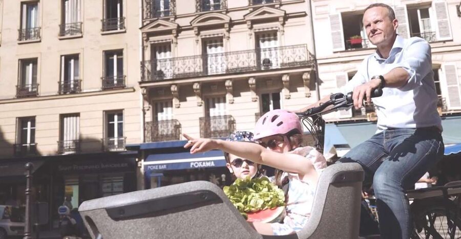 Paris: Kids Bike Tour - Starting at Meyerbeer Opéra and getting ready