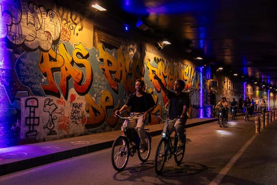 Paris: Night Small-Group Bike Tour & Boat Cruise - Champs-Élysées and the return toward the river