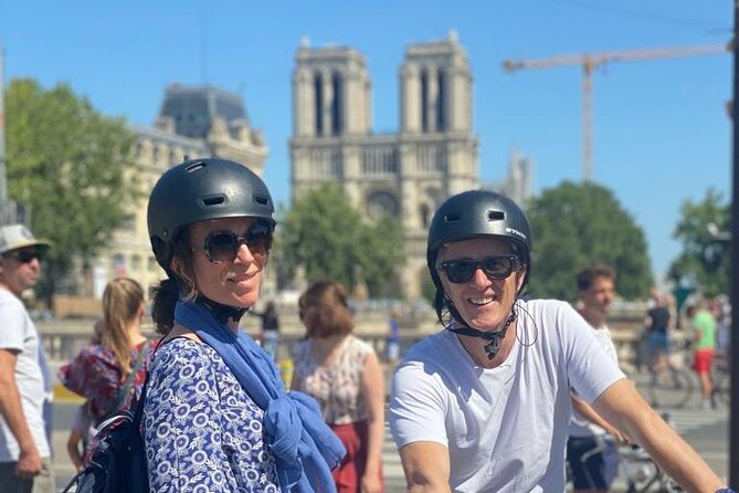 Paris Sightseeing Family Friendly Guided Electric Bike Tour - What the guide adds to the ride