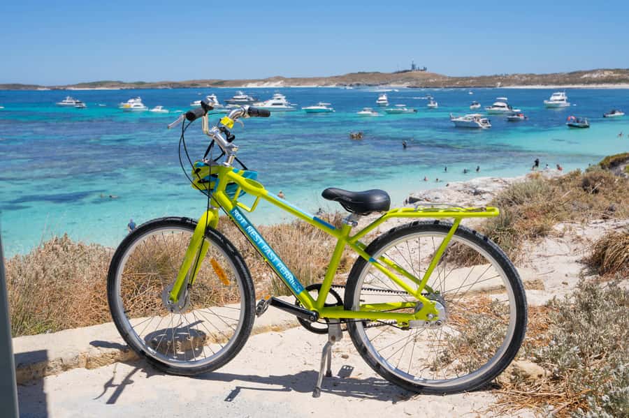 Perth: Rottnest Island Ferry, Bike, Coffee & Lobster Roll - Getting your bike and choosing a trail