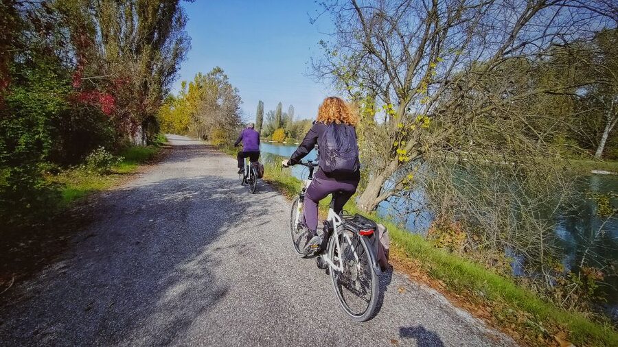 Peschiera del Garda: Lake Garda & Borghetto E-Bike Tour - The Guide Makes the Difference