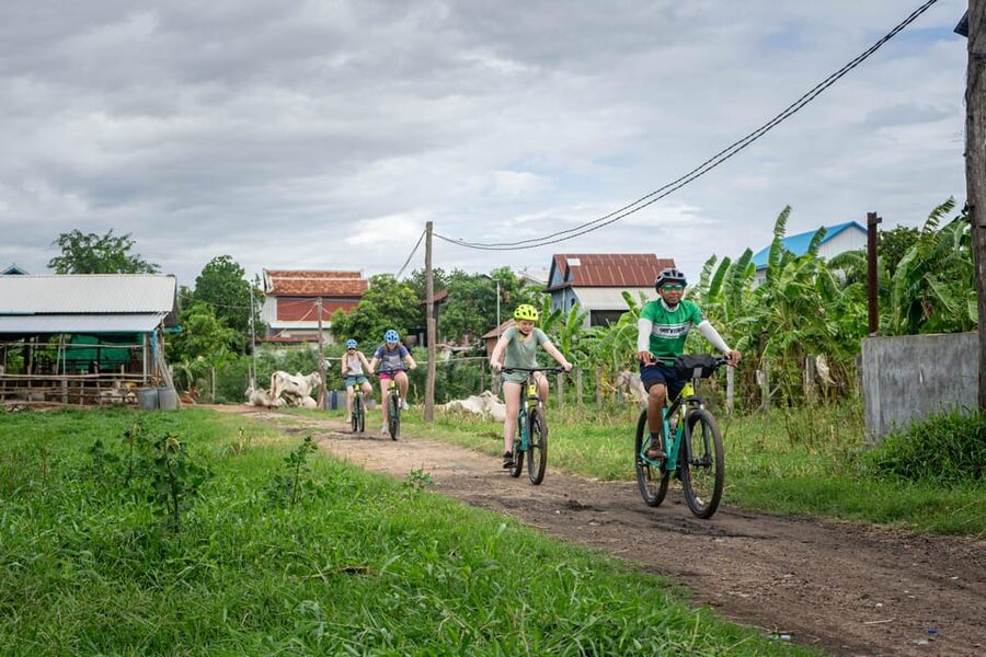 Phnom Penh: Mekong Islands Sunset Bike Tour include drinks - Who will enjoy this ride most?