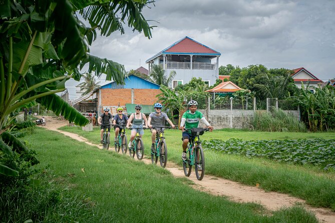 Phnom Penh Silk Island Bike Tour/ E-Bike or Tuk Tuk - The ferry crossing to Silk Island