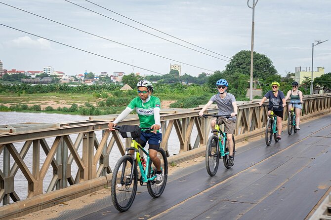 Phnom Penh Silk Island Bike Tour/ E-Bike or Tuk Tuk - Tofu, fruit, snacks, and local stops