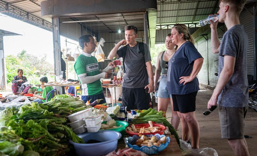 Phnom Penh: Silk Islands Half-Day Bike Tour - Koh Oknha Tei Market and the school stop