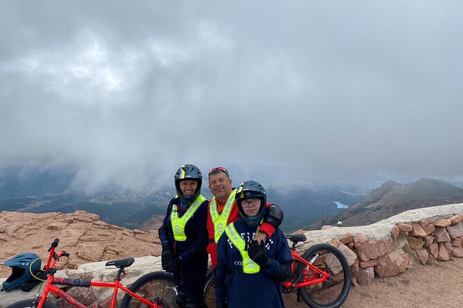 Pikes Peak Summit Downhill Bike Tour - What the guides add to the experience
