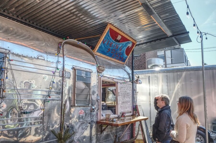 Portland: Food Carts of the Eastside Bike Tour - The first pod and the beginning of the food cart story
