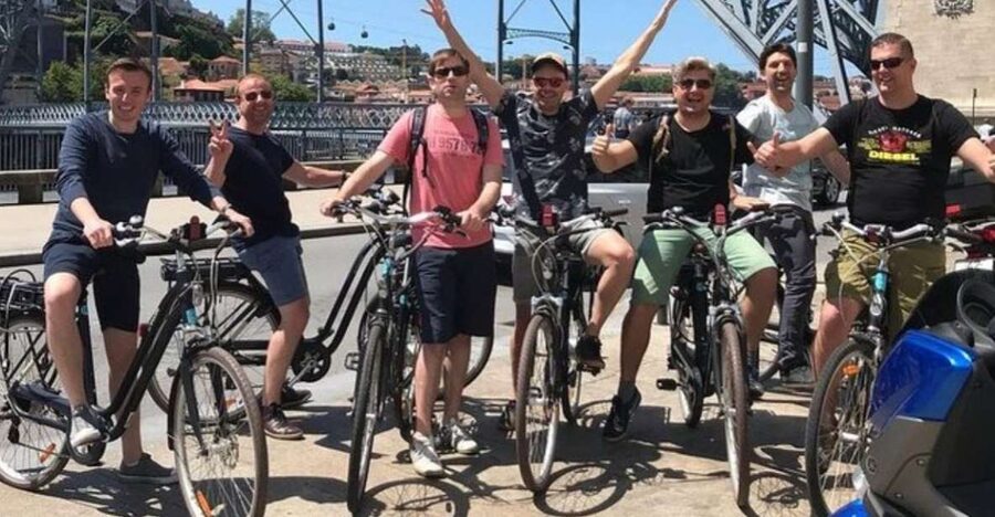 Porto: Bicycle Rental - Following the Douro from the city