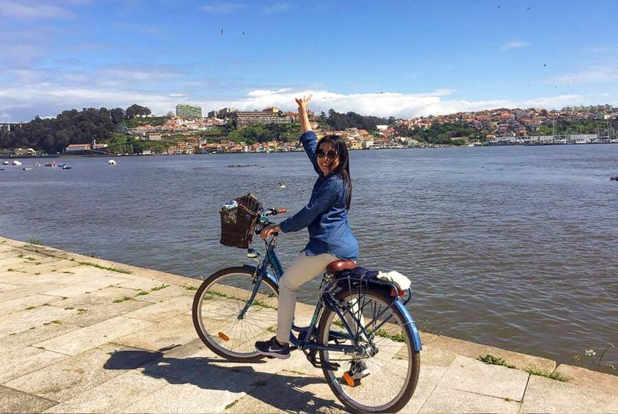 Porto: City Bike Rental - The bikes, helmets, locks, and baskets