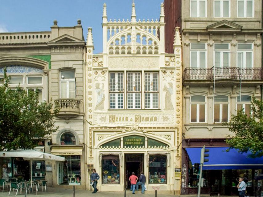 Porto: Historic e-Bike Tour with a guide - Key points at a glance