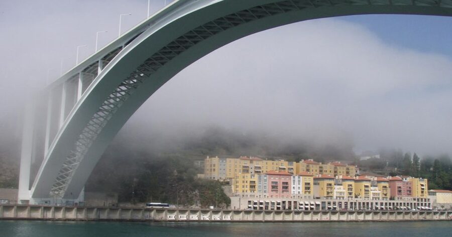 Porto: Private Bike Tour with a Local Guide - Along Cais das Pedras to Cantareira