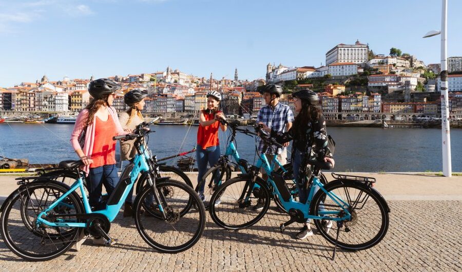 Porto: Riverside Panoramic E-Bike Tour - Miragaia: old streets and quieter river views
