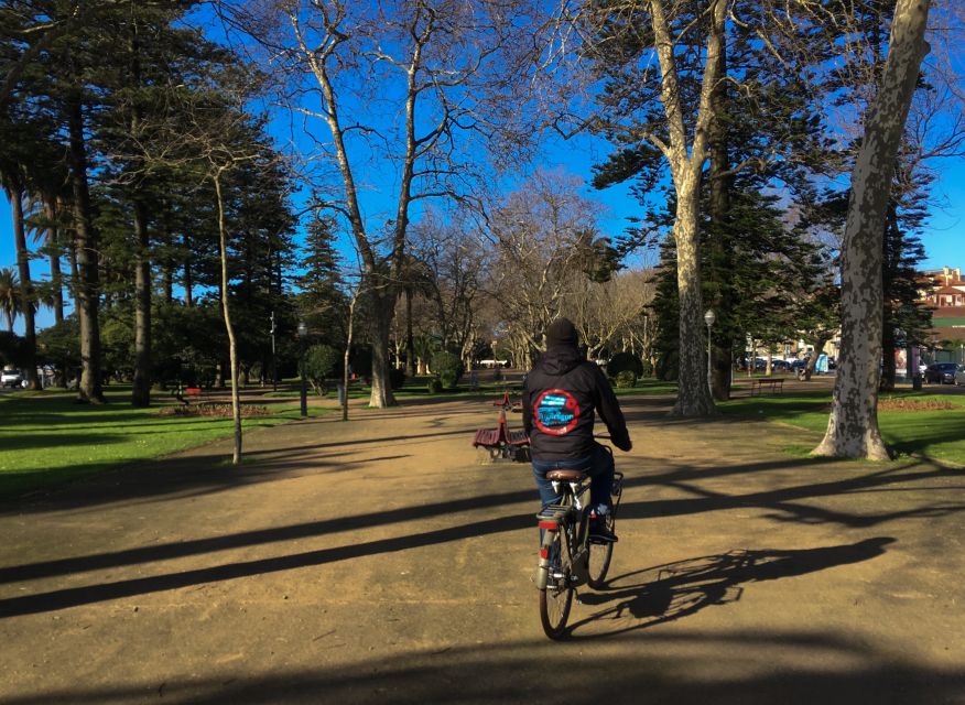 Porto: Riverside Panoramic E-Bike Tour - Castelo do Queijo: coastal character beyond the center