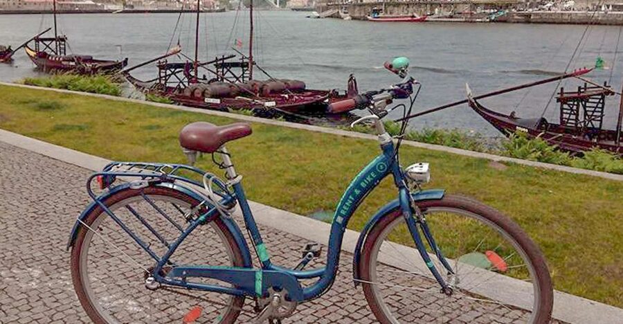 Porto: Self-Guided Bike and Boat Tour with Port Wine Tasting - The 50-minute Six Bridges cruise
