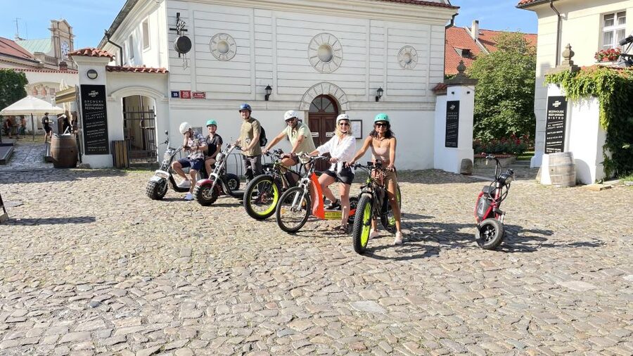 Prague: Highlights Tour on e-Scooter or eBike - Rudolfinum and the Jewish Quarter Edge