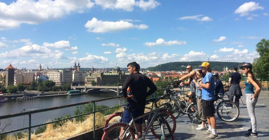 Prague: Stunning Viewpoints, Castle, City & Park Bike Tour - Why a bicycle is a smart way to see Prague