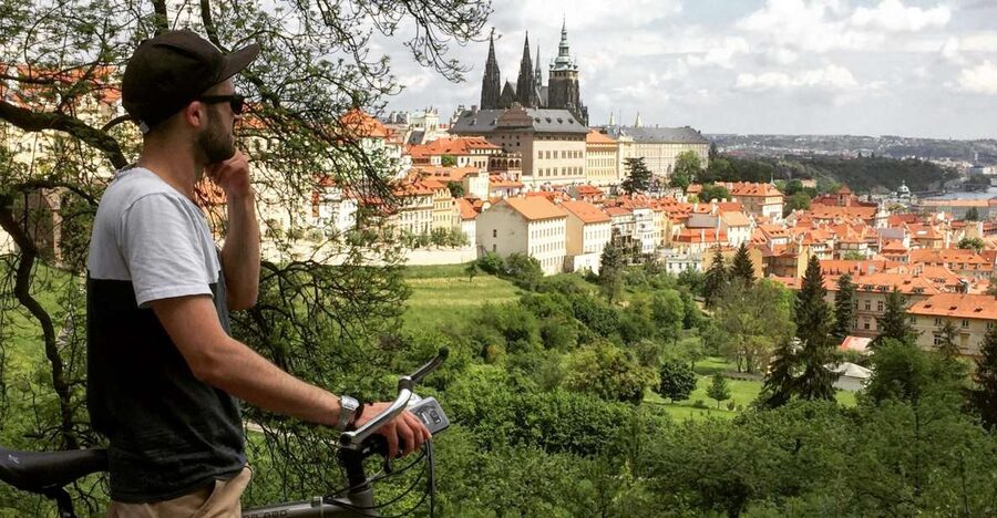 Prague: Stunning Viewpoints, Castle, City & Park E-Bike Tour - Riding to Prague Castle through the Royal Gardens