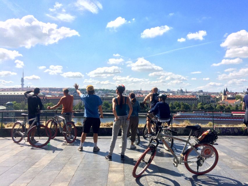 Prague: Stunning Viewpoints, Castle, City & Park E-Bike Tour - What the guide adds to the ride