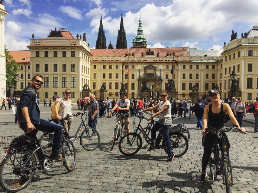 Prague: Stunning Viewpoints, Castle, City & Park E-Bike Tour - How easy is the e-bike?