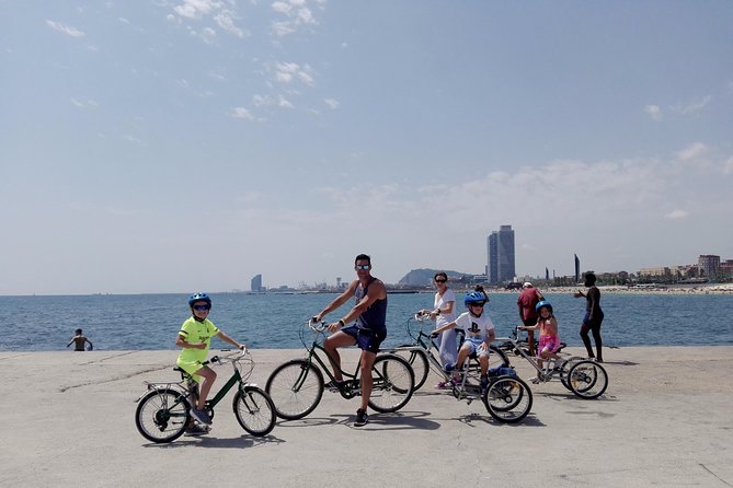 Private Bike tour for families - El Born and the memory of a lost neighborhood