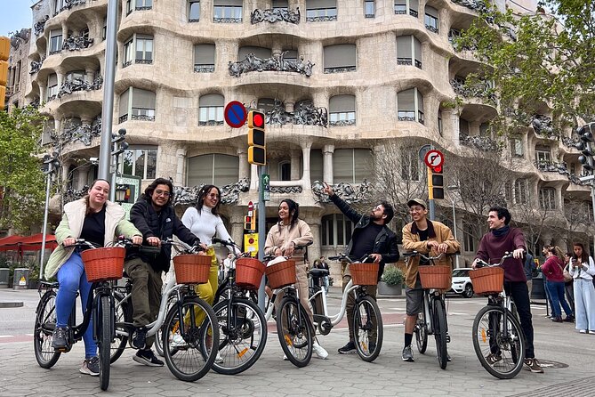 Private Bike Tours - Customizable Route, Top Barcelona Highlights - Arc de Triomf and Ciutadella Park