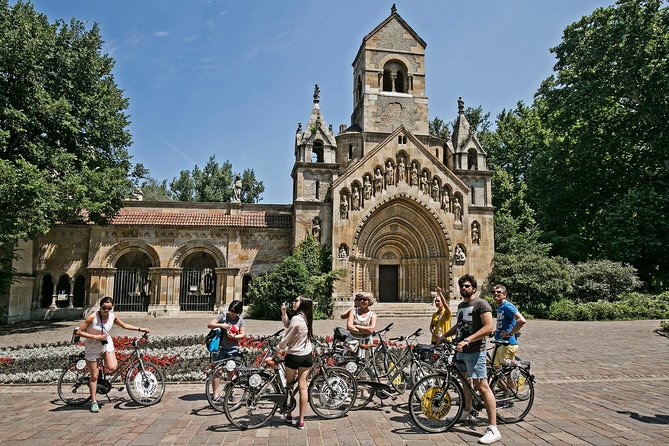 Private Budapest Bike Tour with Cafe Stop - City Park, the Baths, and Vajdahunyad Castle
