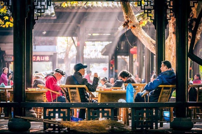 Private Chengdu Half Day Bike Tour - Wenshu Temple: a calm Buddhist beginning
