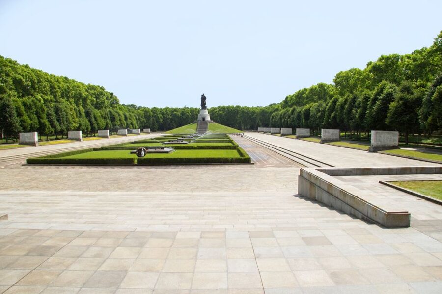 Private Highlights of Berlin Bike Tour - What the three-hour pace feels like