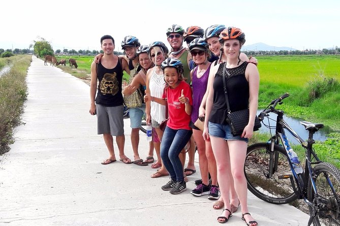 Private Hoi An Bike, Thu Bon River Cruise & Dinner Experience - Tra Que Vegetable Village and the farming connection