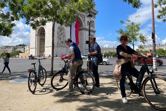 Private Paris E-bike city highlights tour - Bikes, fitness, and practical limits