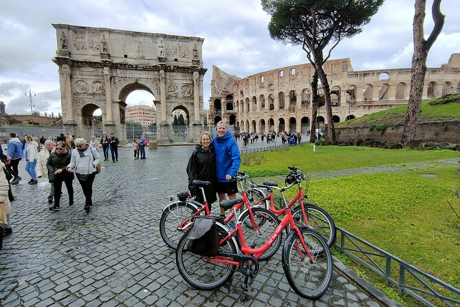 Private Rome Bike tour - Seeing the Roman Forum from the road