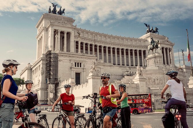Private Rome City Bike Tour with quality Cannondale EBike - Trevi Fountain and the Spanish Steps